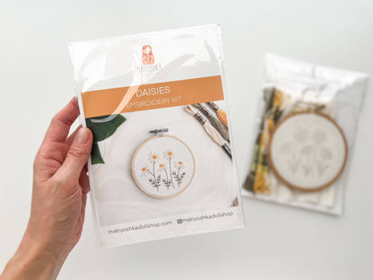 Daisies Embroidery Kit, 4” beginner embroidery craft kit