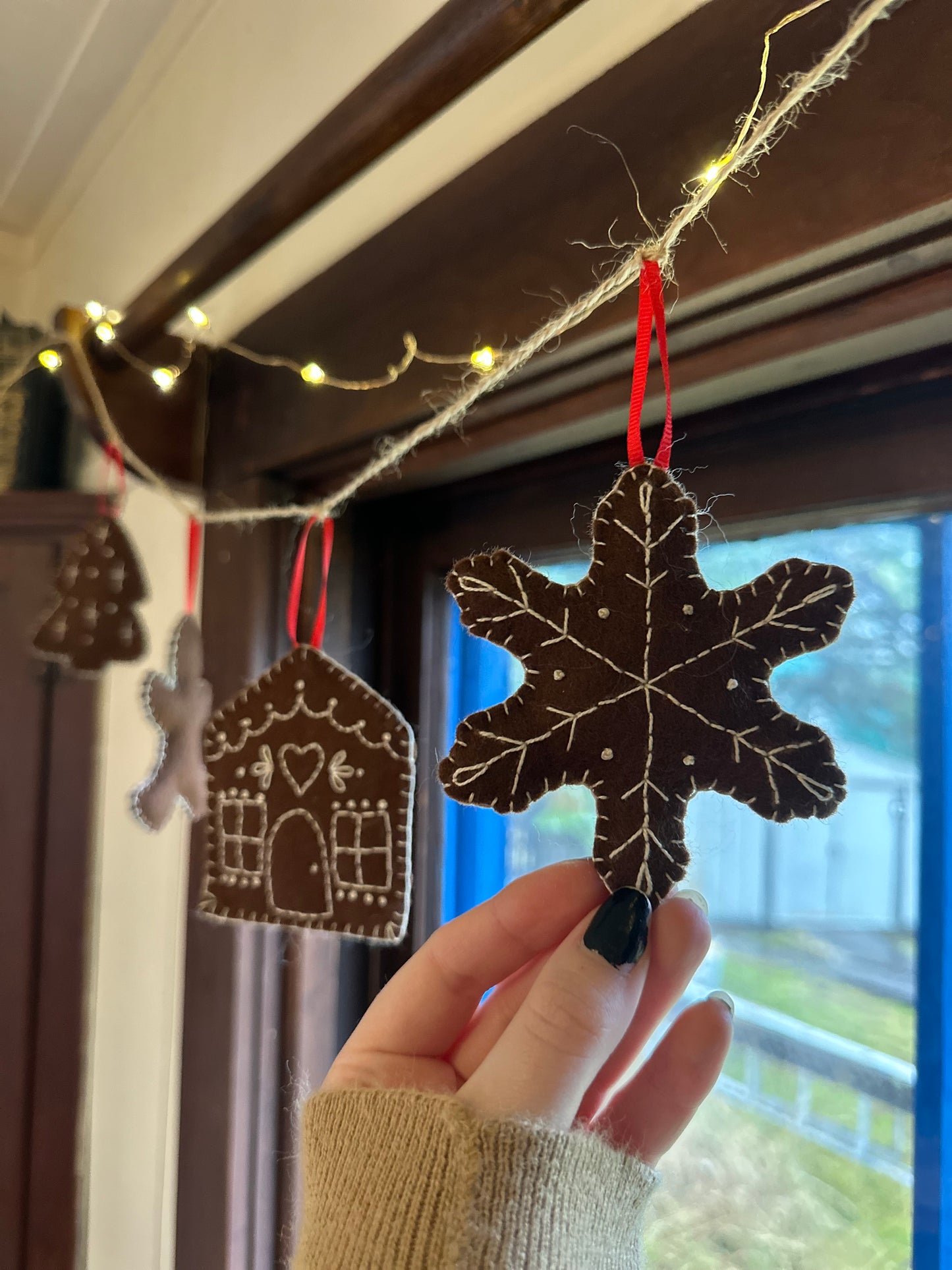 Felt Gingerbread Garland (Adults & Teens)