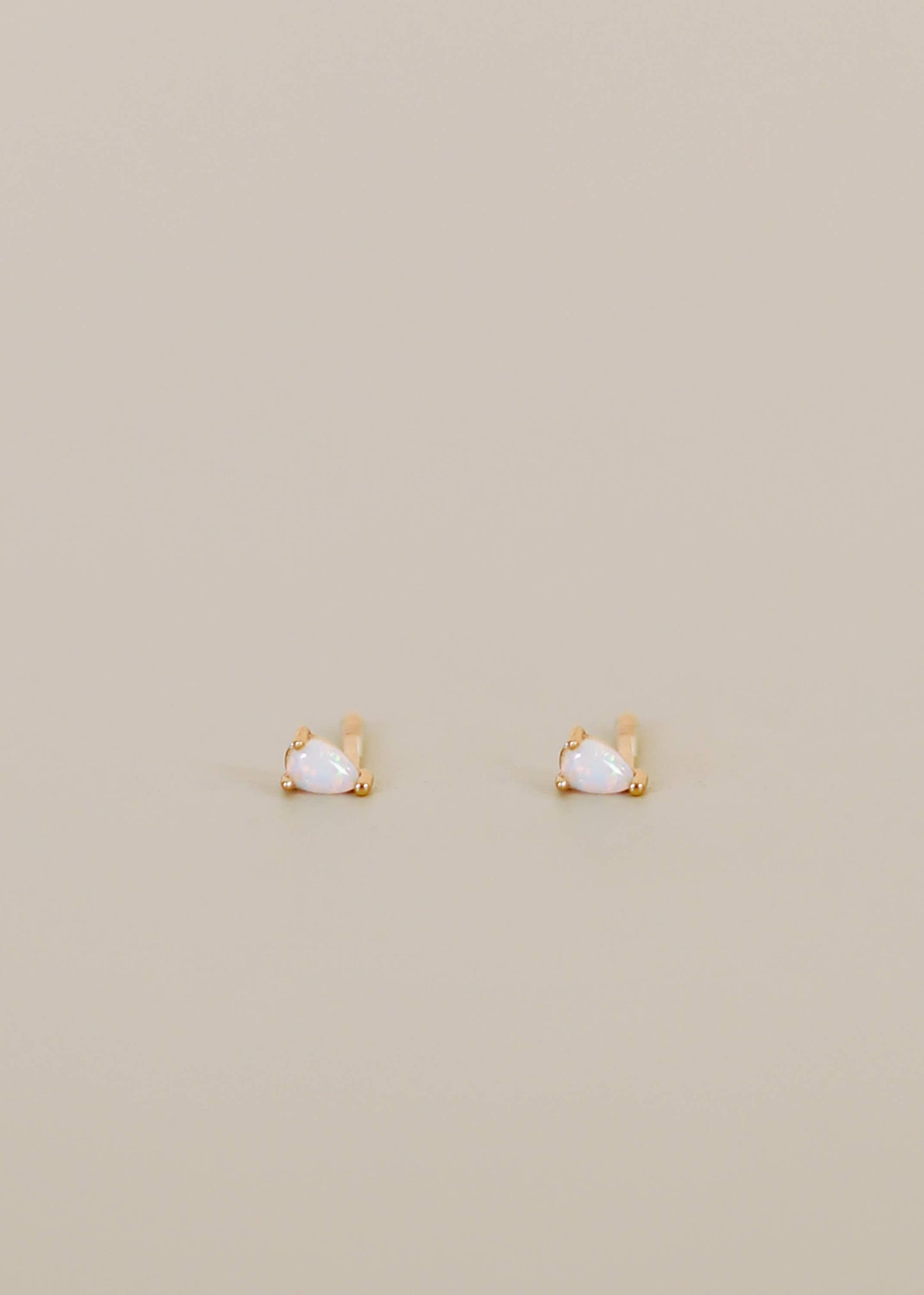 Teardrop - White Opal - Gold Earrings