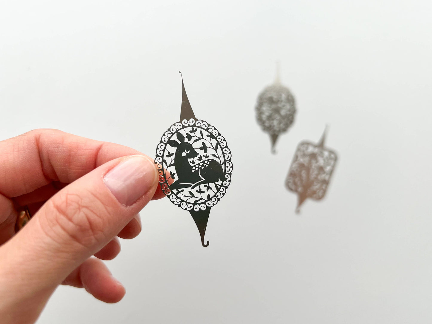 Needle threader for embroidery, cross stitch, sewing