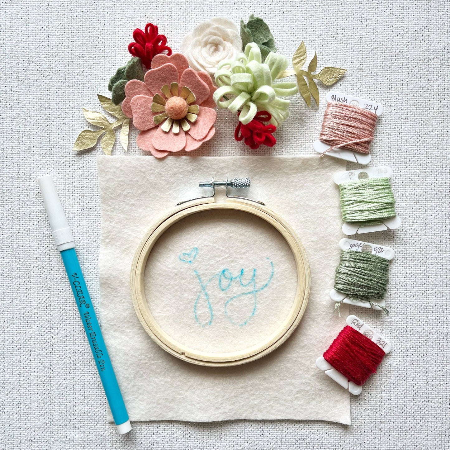 Mini Felt Flower Craft Kit | Holly Jolly Holiday Collection