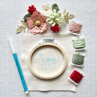 Mini Felt Flower Craft Kit | Holly Jolly Holiday Collection