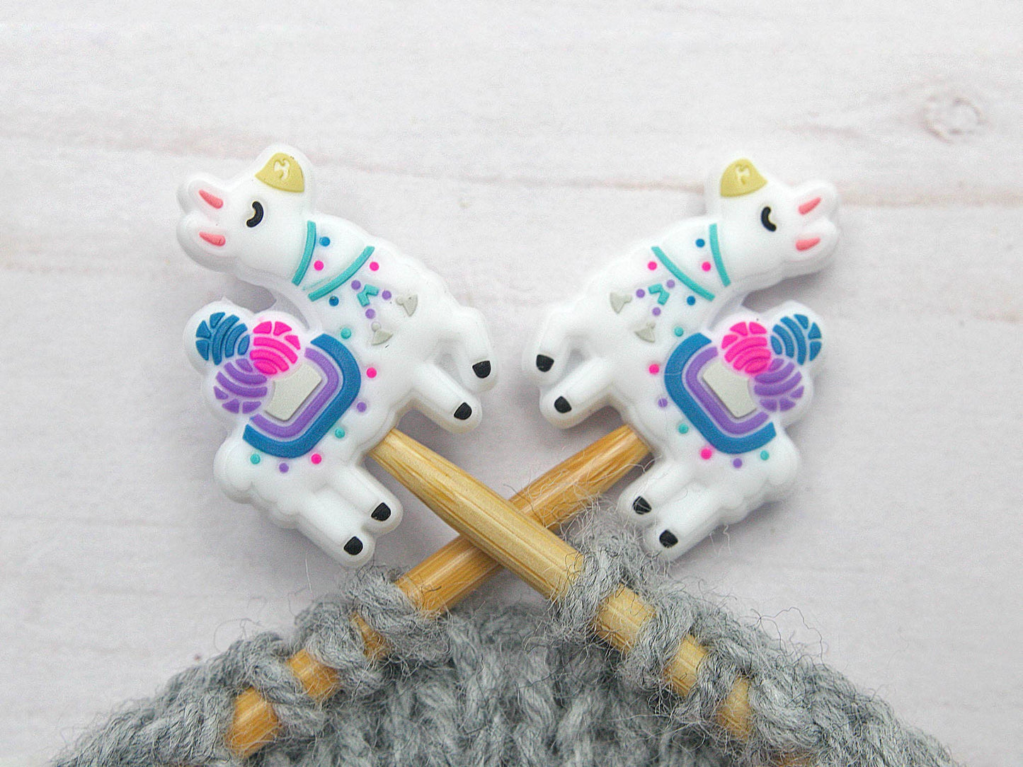 Yarn Loving Llama | Stitch Stoppers