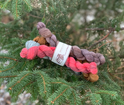 Skeins in the Stacks The Big Fir-Tree Minis with Book