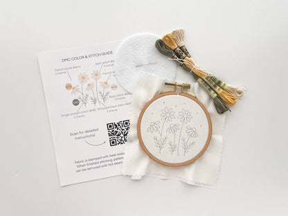Daisies Embroidery Kit, 4” beginner embroidery craft kit