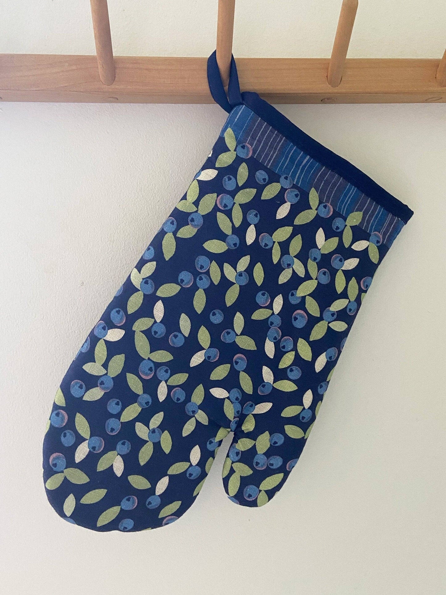 Be Wild Fields of Blueberry Linen Oven Mitt