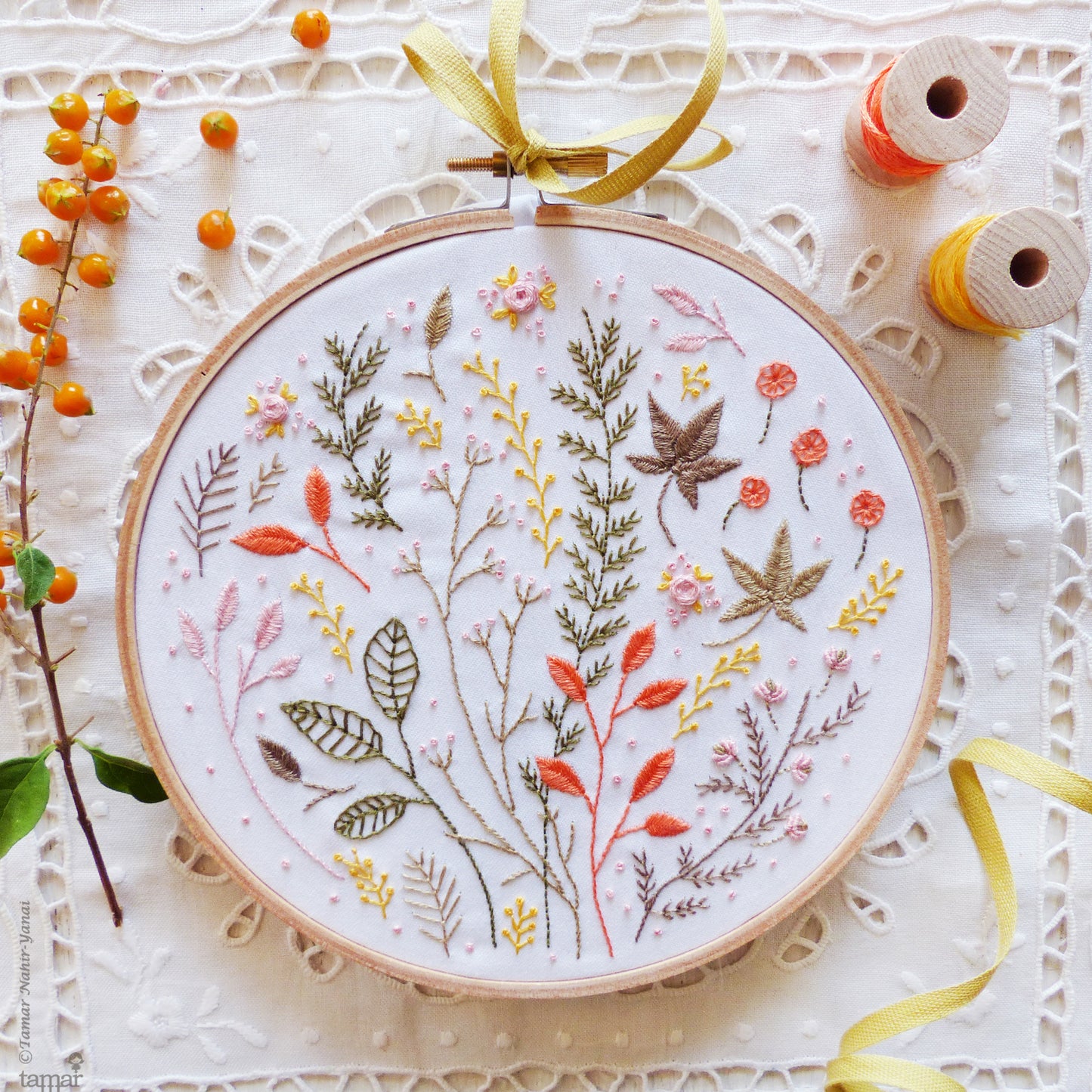 Autumn Leaves 6" Embroidery Kit