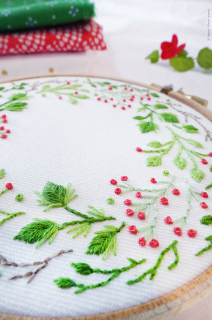 Christmas Crown 4" Embroidery Kit