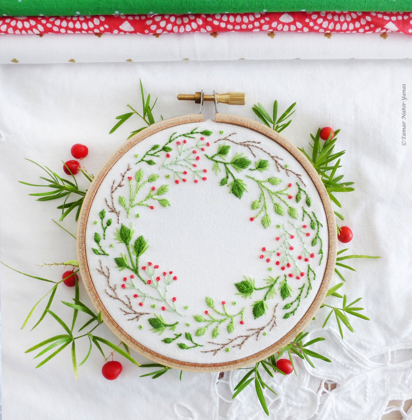 Christmas Crown 4" Embroidery Kit