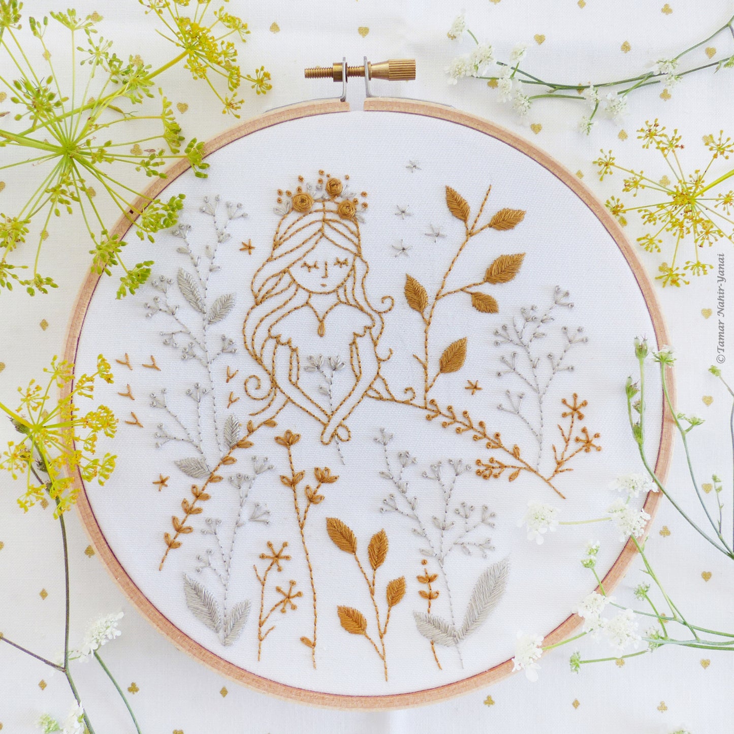 Gold & Gray Princess 6" Embroidery Kit
